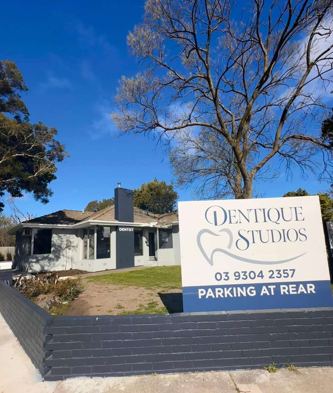 Dentique Studios Front Entrance